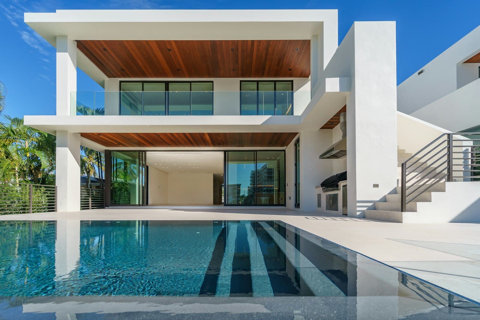 A terrace opening onto a Mediterranean outlook